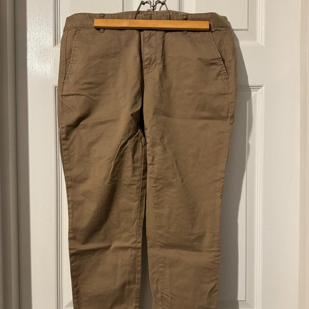 Gap, Khakis, SKinny, 6